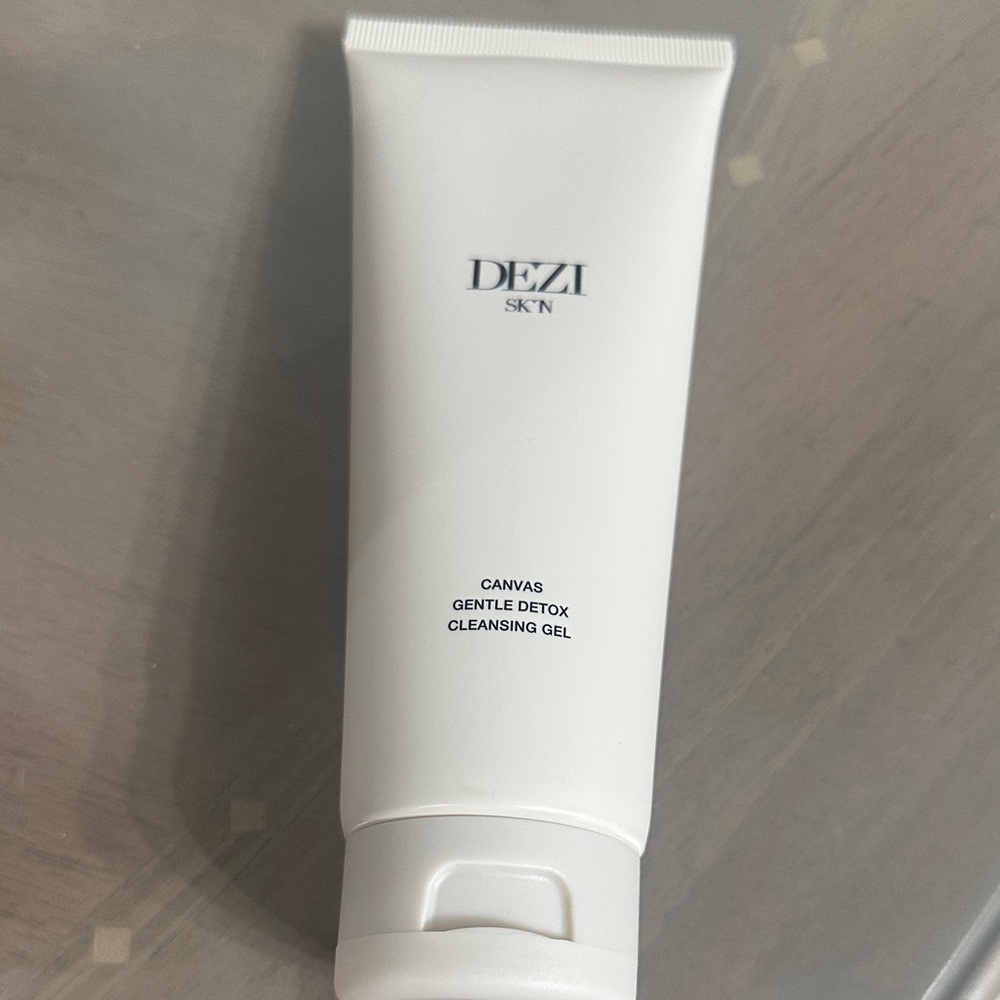 Dezi Skin Gentle Detox Cleansing Gel